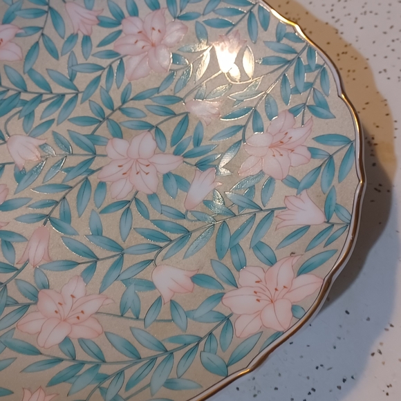 Floral Patterned Porcelain Sugar Bowl with Lid - Picture 2 of 6